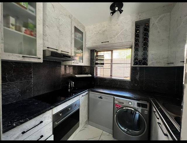 2 BEDROOM TOWNHOUSE FOR SALE IN CARLSWALD ESTATE